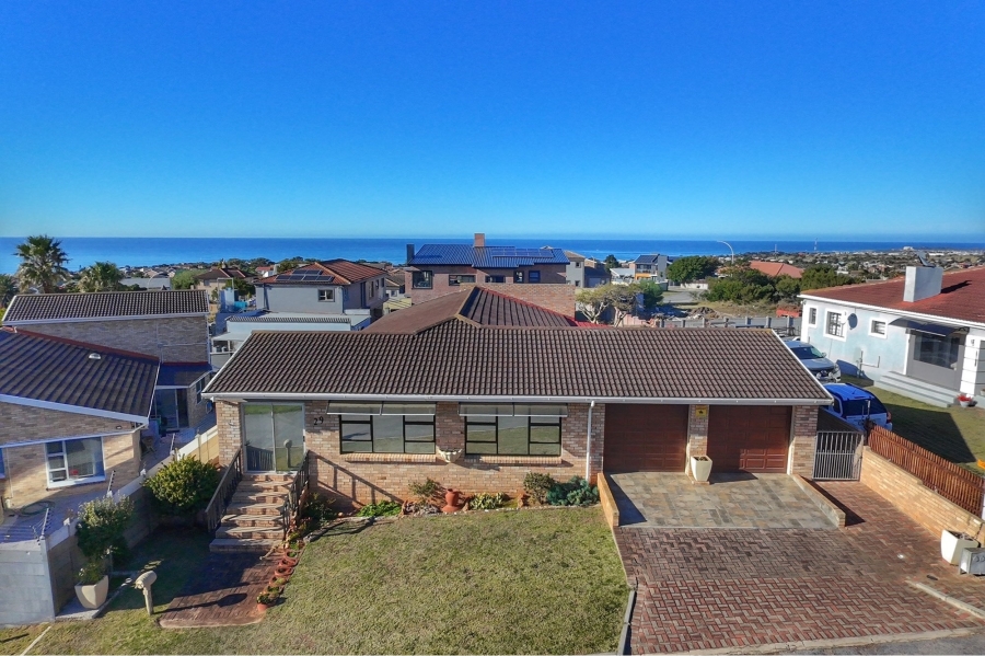 3 Bedroom Property for Sale in Wavecrest Eastern Cape